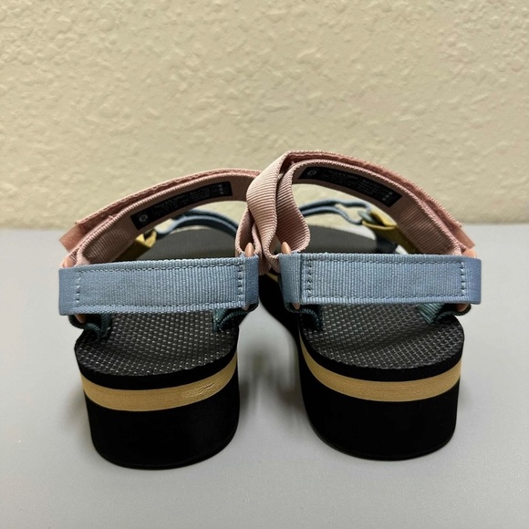 Teva Flatform Universal Platform Sandals – Multi Color Straps - Women’s Size 8 - Picture 5 of 7
